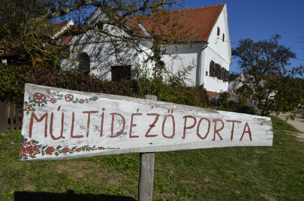 A Porta és udvara